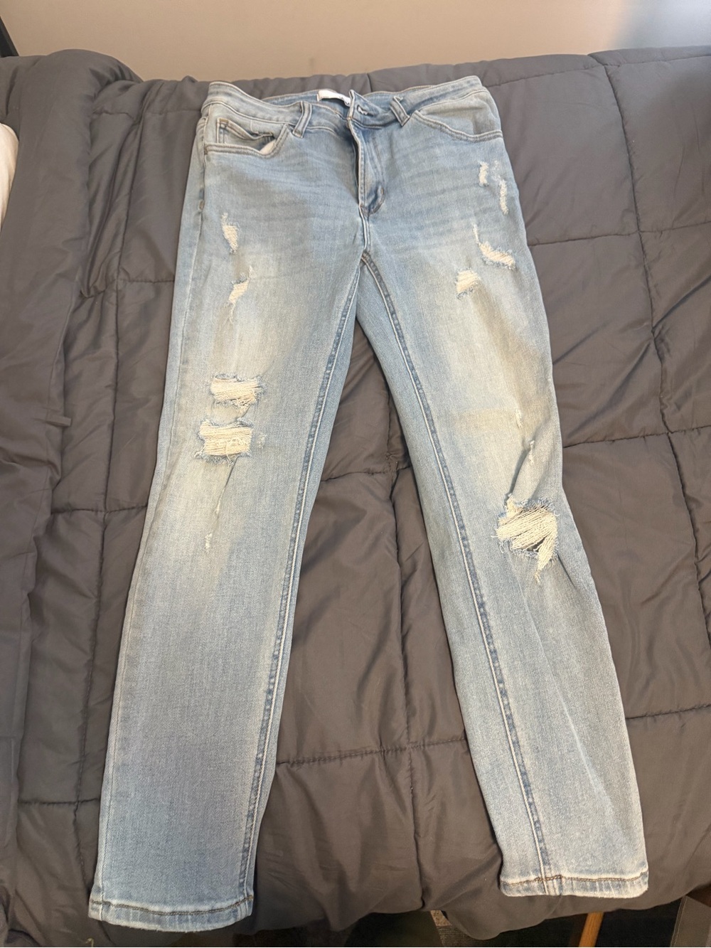 VERVET Los Angeles Distressed Light Wash Skinny Jeans Size 30